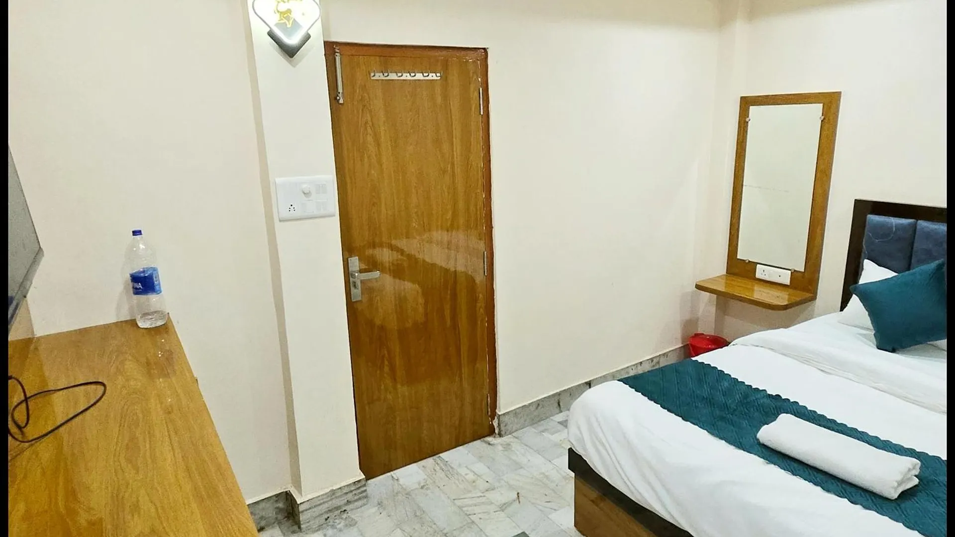 Hotel Rudraa Stay Near Kashi Vishwanath Temple - Fully Air Conditioned Guest House - Best Guest House In Varanasi